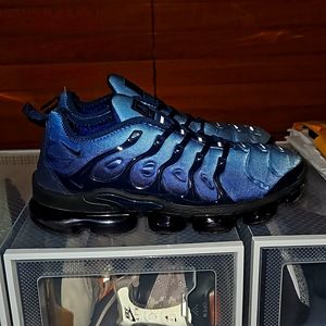 Nike Air Vapormax Plus men's size 10.5